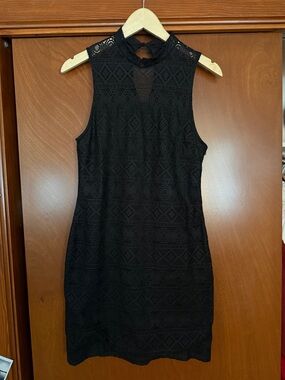 American Eagle Outfitters Black Sleeveless Lace Mini Dress with High Neck
